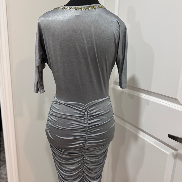 Elegant Grey Ruched Mini Dress with Beaded V-Neck - Picture 3 of 7
